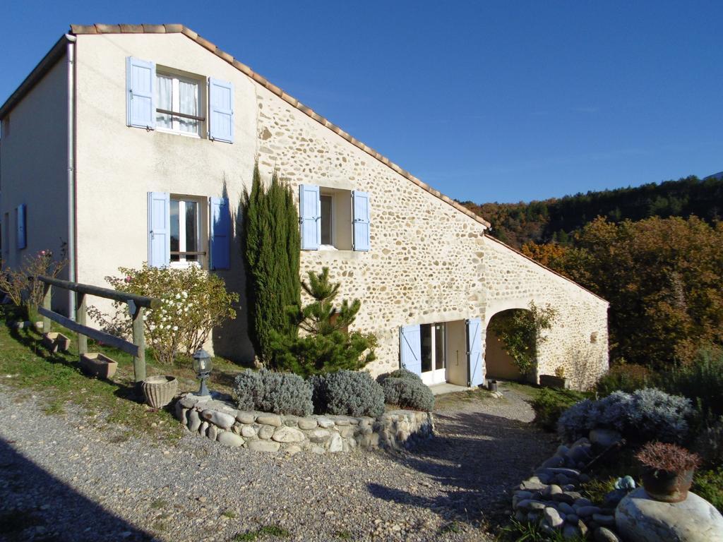 La Ferme De Valauris Bed and Breakfast Sisteron Exteriör bild