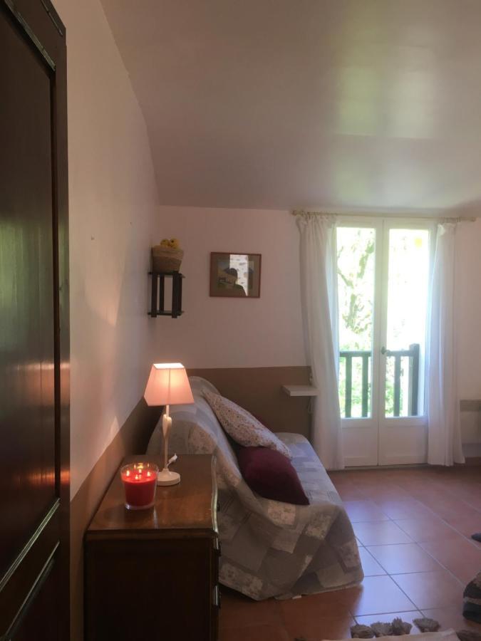 La Ferme De Valauris Bed and Breakfast Sisteron Exteriör bild