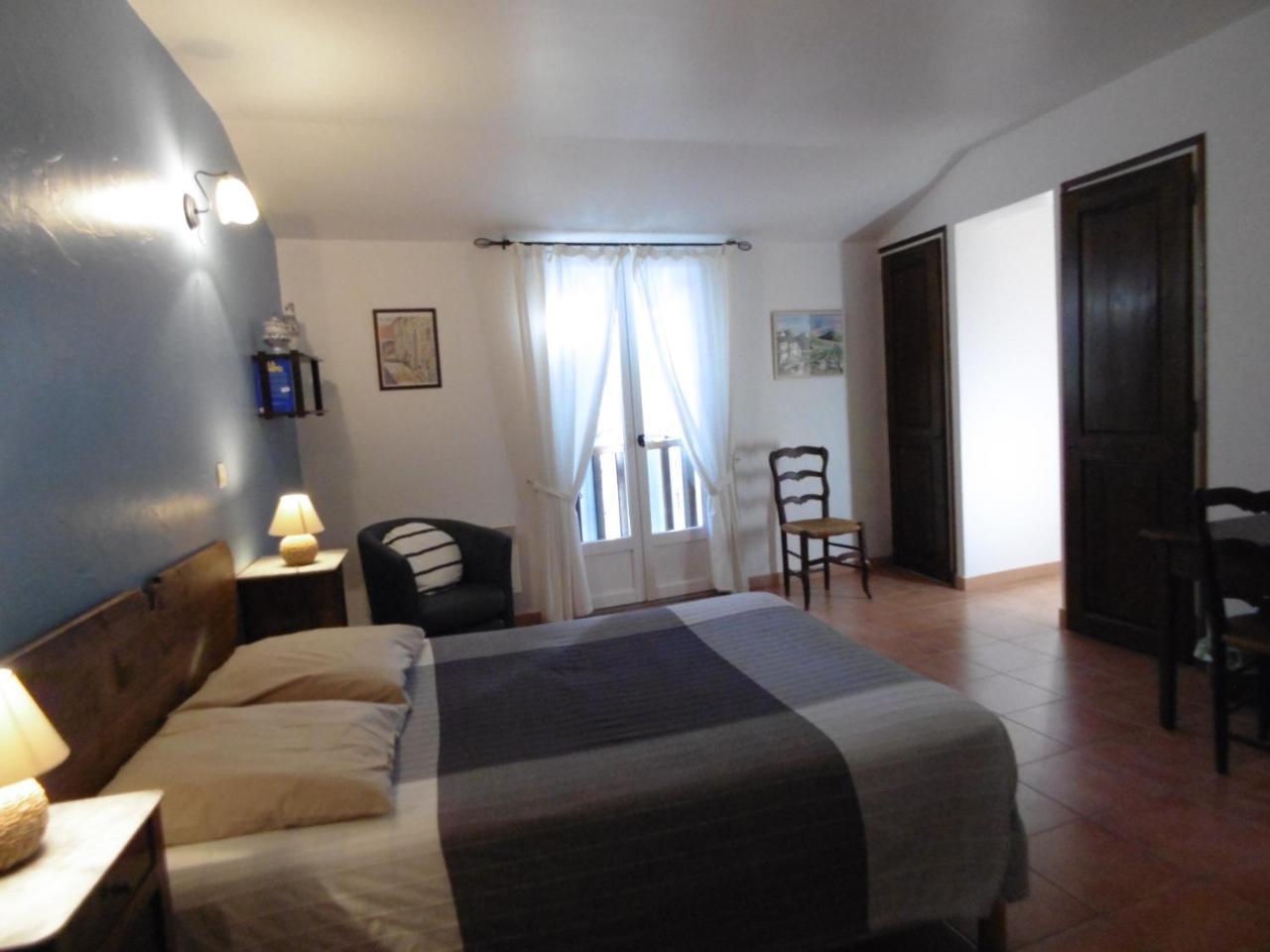 La Ferme De Valauris Bed and Breakfast Sisteron Exteriör bild