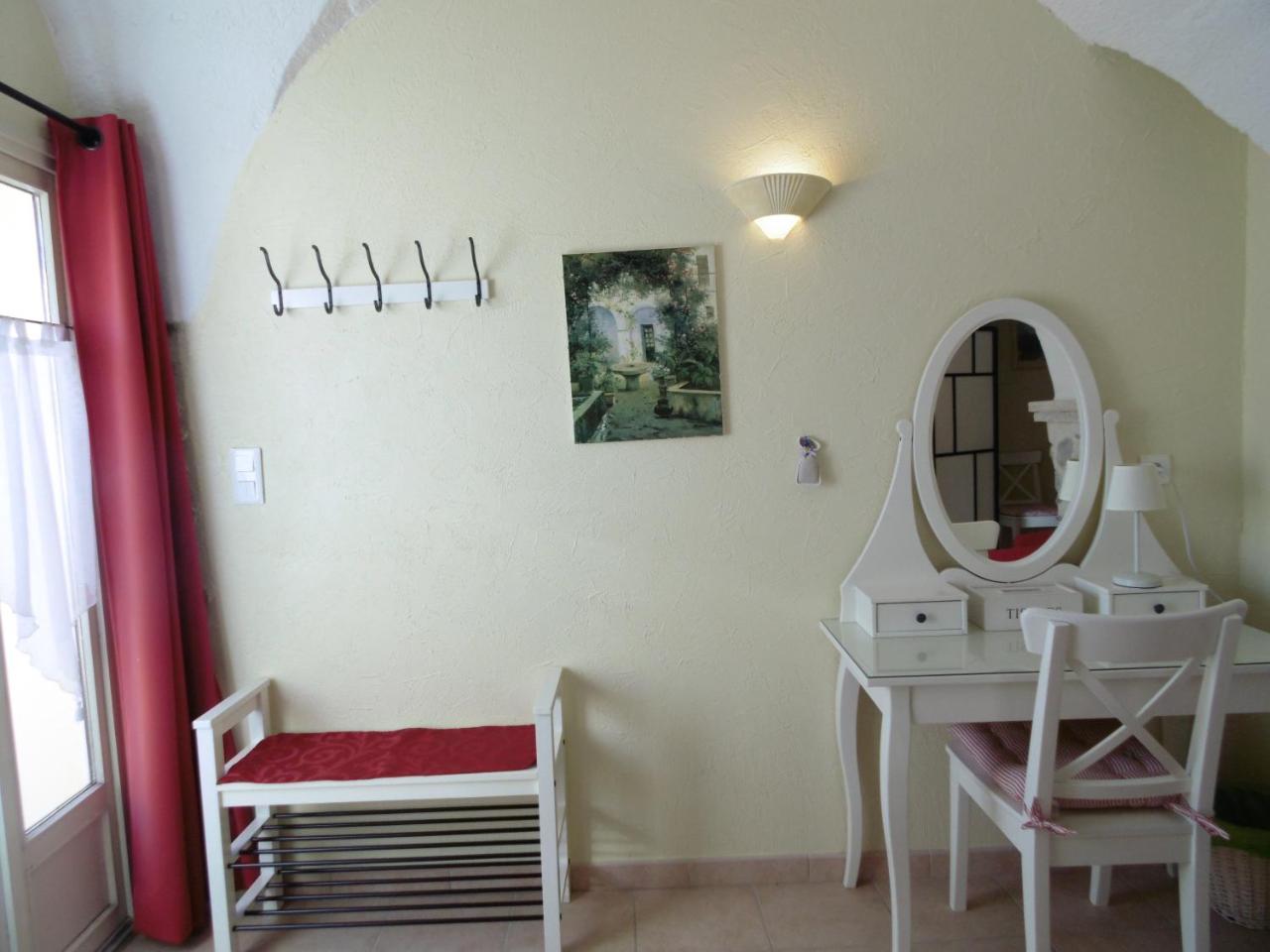 La Ferme De Valauris Bed and Breakfast Sisteron Exteriör bild